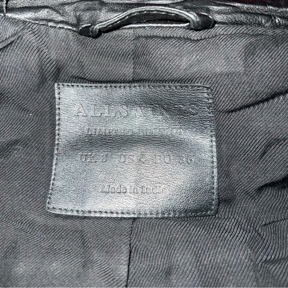 •SOLD• Black leather jacket - Picture 3 of 8